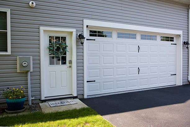 24/7 Emergency Garage Door Panel Replacement experts in Coffeyville, KS